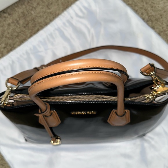 Michael Kors Medium Mercer Messenger Patent Leather Purse - Picture 9 of 16